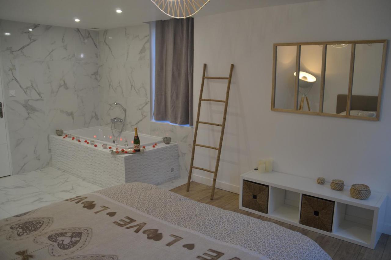 Апартаменты Triplex 110 M2 Centre Historique Avec Jacuzzi Динан Экстерьер фото